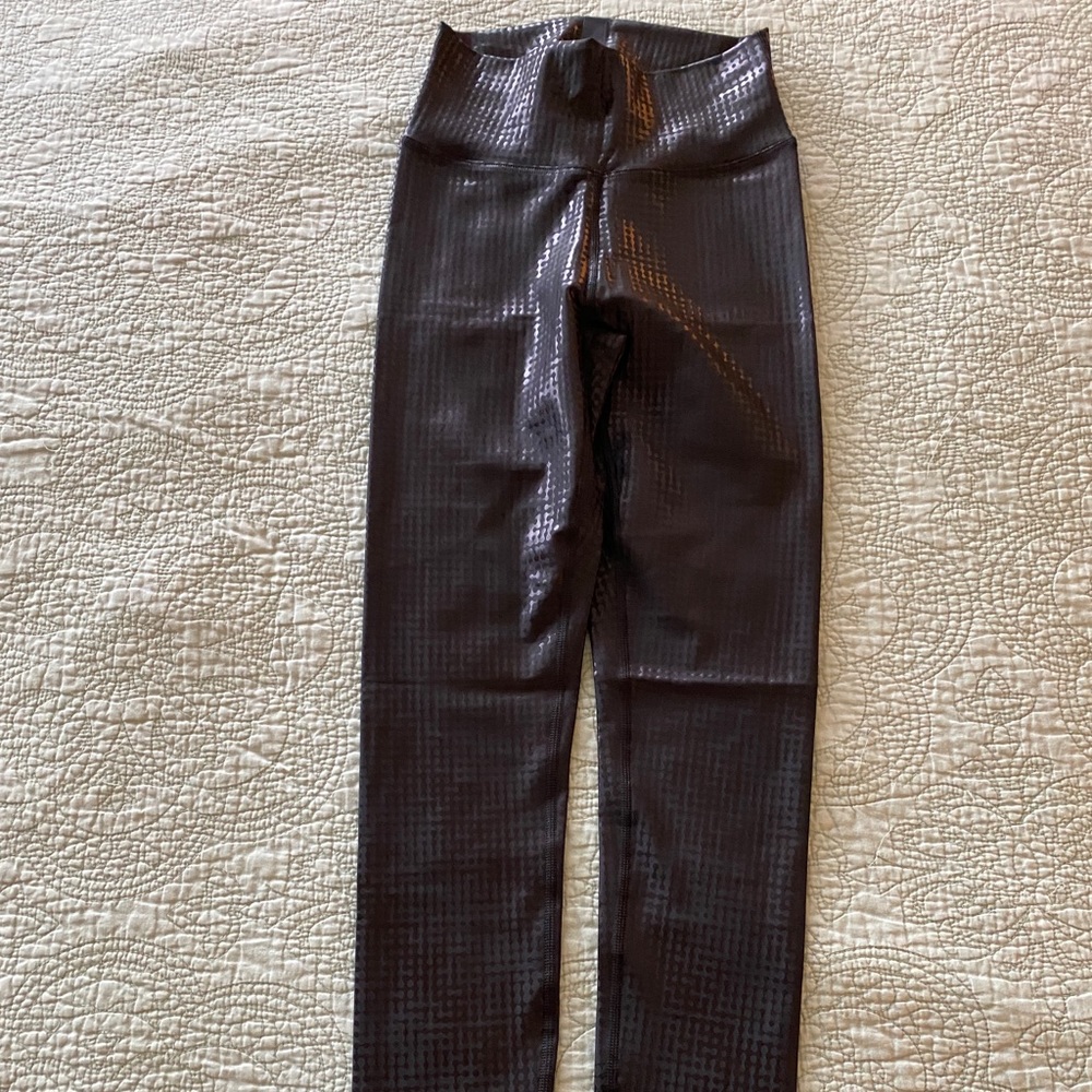 Peloton Show Up Digital Foil Legging